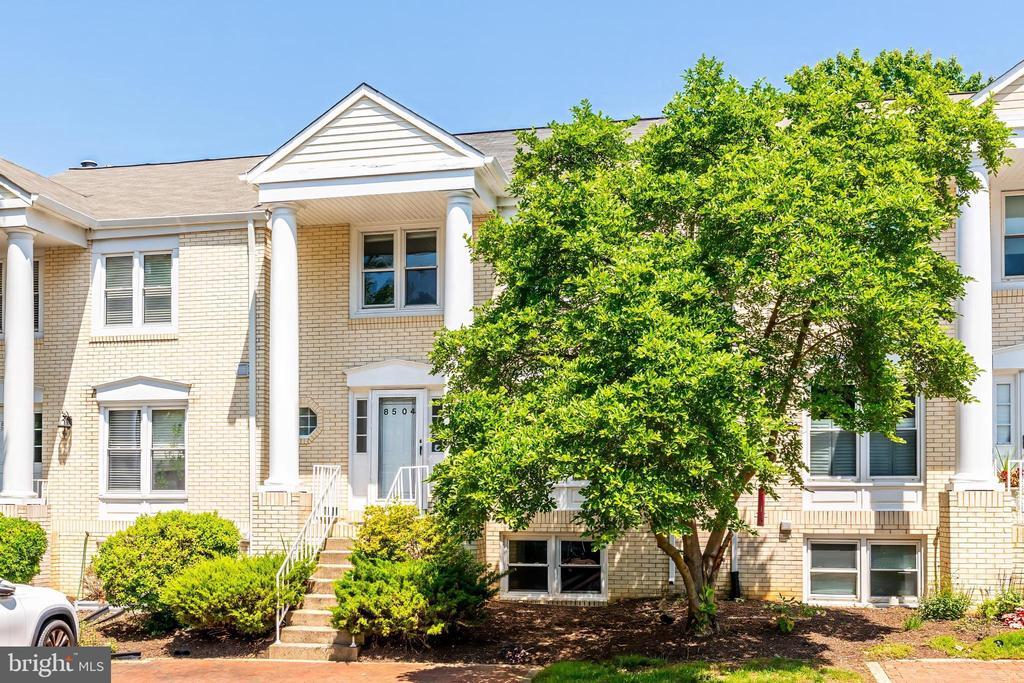 8504 Jeffersonian Ct in Vienna, VA - Building Photo