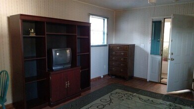 5411 Pond View Dr in Milton, FL - Building Photo - Building Photo