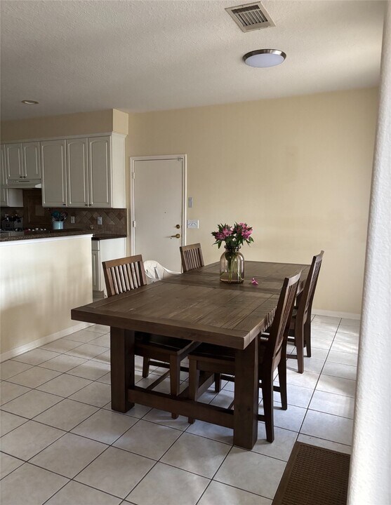 7022 Harvest Glen Dr in Humble, TX - Building Photo
