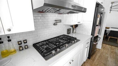 1109 Alabama St in Huntington Beach, CA - Building Photo - Building Photo