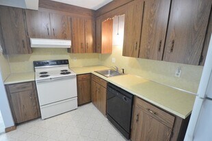 15 Mayo Dr in Holden, MA - Building Photo