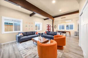 917A 17th Ave in Seattle, WA - Building Photo