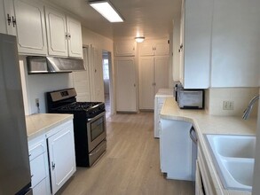 3237 Midvale Ave in Los Angeles, CA - Building Photo - Building Photo