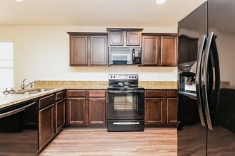 16417 Waterbury Ln in Moundville, AL - Building Photo - Building Photo