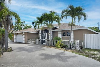 2017 SE 8th Ave in Cape Coral, FL - Building Photo - Building Photo