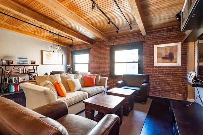 90 Wareham St, Unit 206 in Boston, MA - Building Photo - Building Photo