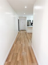 17000 Burbank Blvd, Unit 305 in Los Angeles, CA - Building Photo - Building Photo