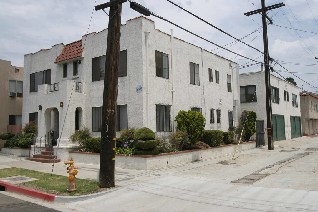 112-114 Redondo Ave in Long Beach, CA - Building Photo