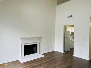 4037 Ravenwood Ct in Union City, GA - Building Photo - Building Photo