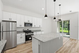 1 Fanshawe Ln in Palm Coast, FL - Building Photo - Building Photo