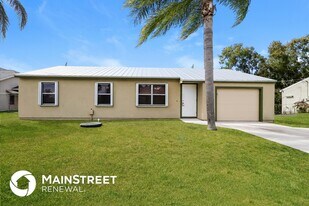 2252 SE Berkshire Blvd in Port St. Lucie, FL - Building Photo