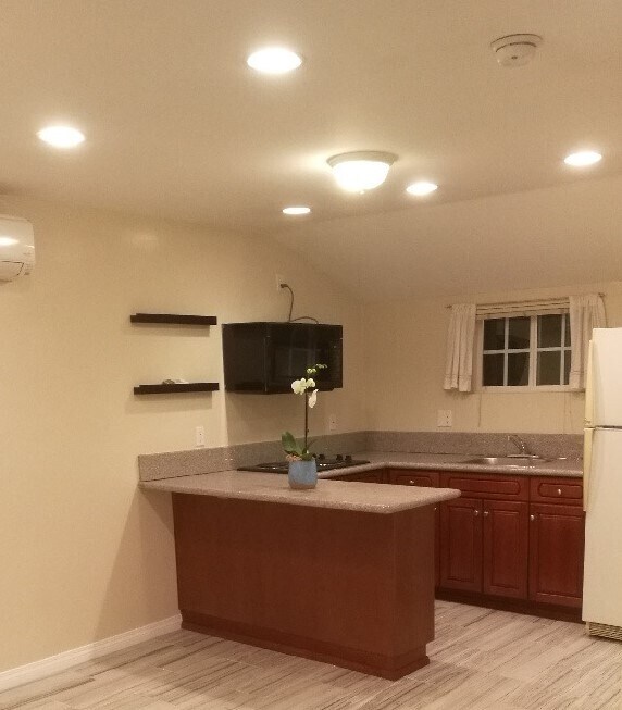 5346 Geyser Ave Photo