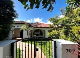 709 Havana Ave in Long Beach, CA - Building Photo