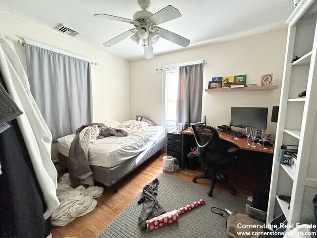 24 Stockwell St, Unit 2