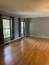 333 Berry Dr in Naperville, IL - Building Photo - Building Photo
