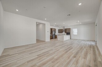 599 Clover Bar Ln in Las Vegas, NV - Building Photo - Building Photo