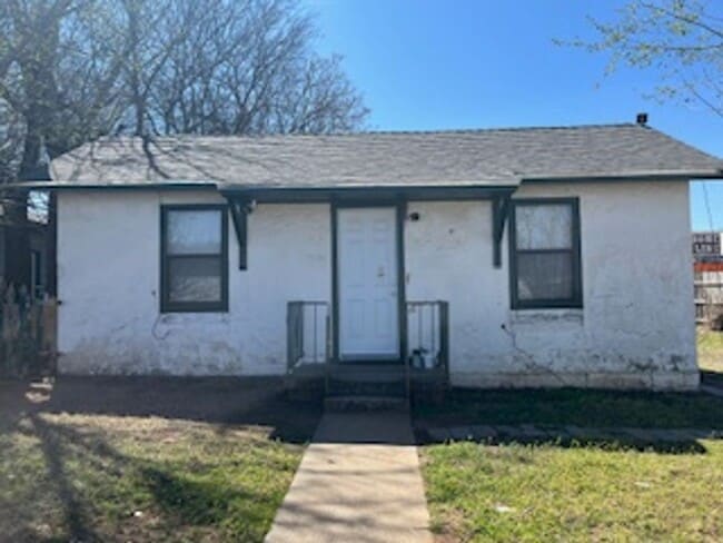 property at 2006 NW Floyd Ave