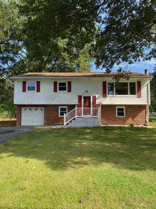438 Linden St in Mechanicsburg, PA - Building Photo