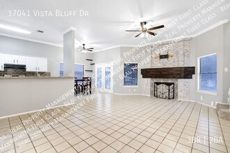 17041 Vista Bluff Dr in San Antonio, TX - Building Photo - Building Photo