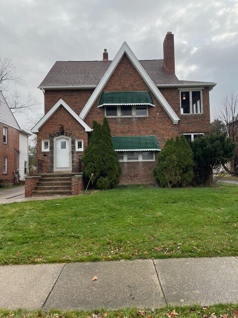 1507 Genesee Rd, Unit 3 in South Euclid, OH - Building Photo