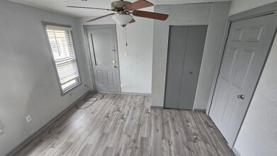 109 E Leon St in Gatesville, TX - Building Photo - Building Photo