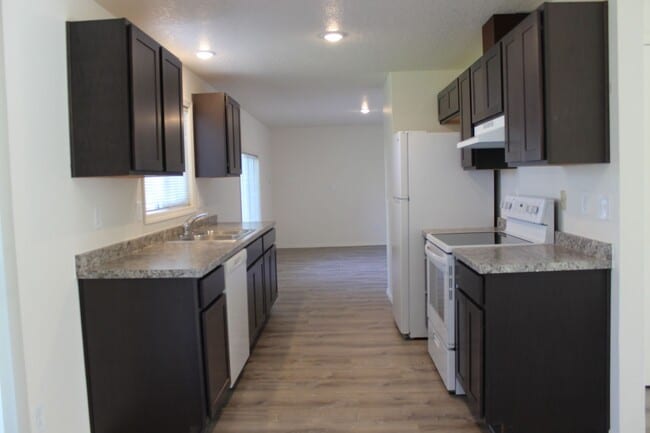 20085 SW Jann Pl in Beaverton, OR - Building Photo - Building Photo