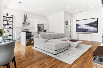 3816 San Jacinto St in Dallas, TX - Building Photo - Building Photo