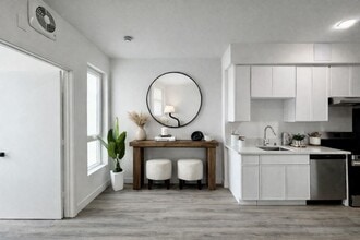 Casa De Milagro in Van Nuys, CA - Building Photo - Building Photo