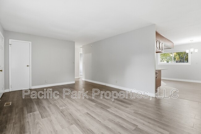 3939 Esquire Pl in Indianapolis, IN - Foto de edificio - Building Photo