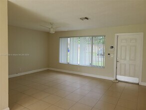 6580 Grant St in Hollywood, FL - Building Photo - Building Photo