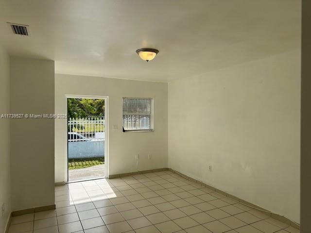 555 NW 77th St in Miami, FL - Building Photo - Building Photo