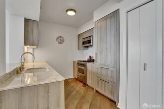 401 Harrison St, Unit 14G in San Francisco, CA - Building Photo - Building Photo