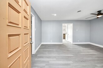 5606 Elmlawn Dr in Houston, TX - Building Photo - Building Photo