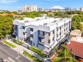 1259 SW 3rd St in Miami, FL - Building Photo
