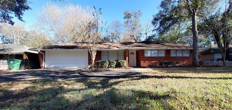 3202 Hollister St in Houston, TX - Building Photo