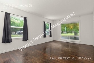 1745 Baltimore St in Longview, WA - Building Photo - Building Photo