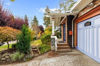 7535 44th Ave NE in Seattle, WA - Building Photo - Building Photo