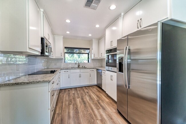 property at 3900 Lincoln Rd