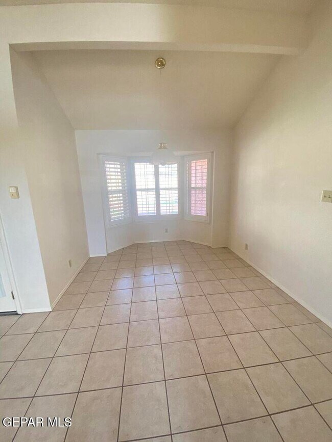 12601 Meadow Gate Dr in El Paso, TX - Building Photo - Building Photo