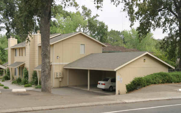 2587 Greenwood Ln in Cameron Park, CA - Building Photo