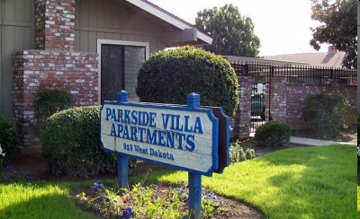 Parkside Villa Apartments in Fresno, CA - Building Photo - Building Photo