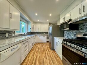 415 Savoy St in Bridgeport, CT - Building Photo - Building Photo