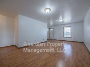 718 E 5th St in Maryville, MO - Building Photo - Building Photo