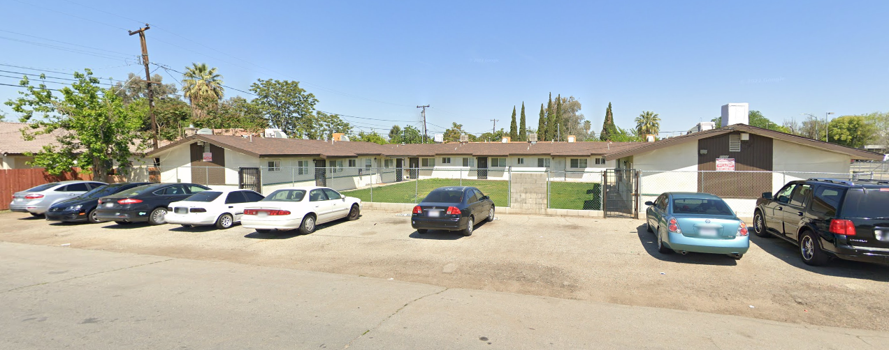 1100 36th St in Bakersfield, CA - Building Photo