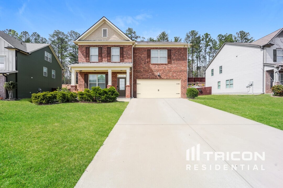 7237 Demeter Dr in Atlanta, GA - Building Photo