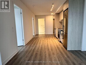 195 Commerce St in Vaughan, ON - Building Photo - Building Photo