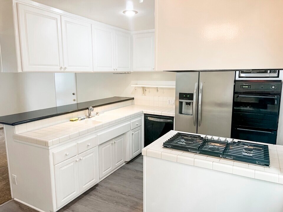 321 Homer St in Manhattan Beach, CA - Building Photo