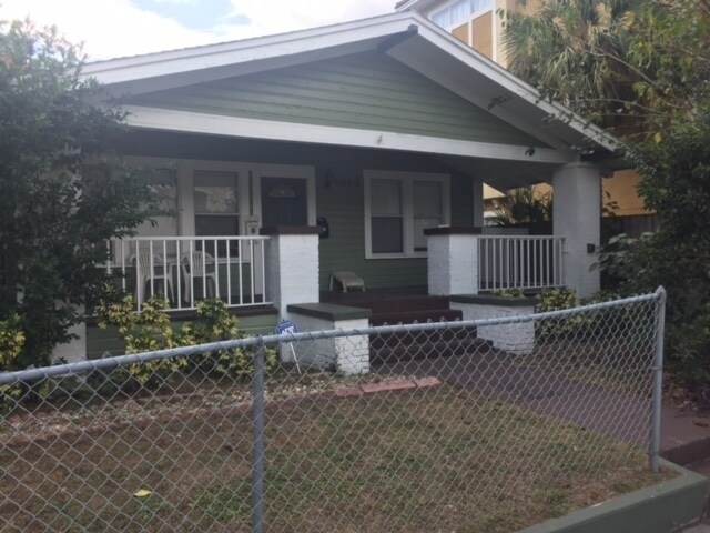 1914 W North A St in Tampa, FL - Building Photo