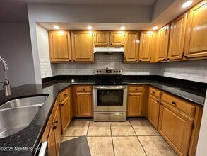 11306 Lake Mandarin Cir E in Jacksonville, FL - Building Photo - Building Photo