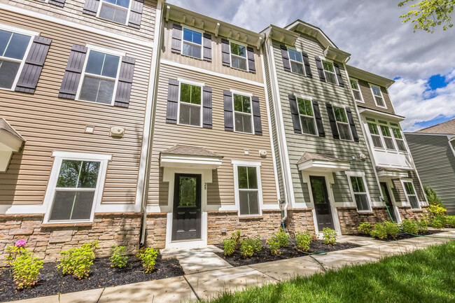 28 Sidney Ln in Stratford, NJ - Foto de edificio - Building Photo